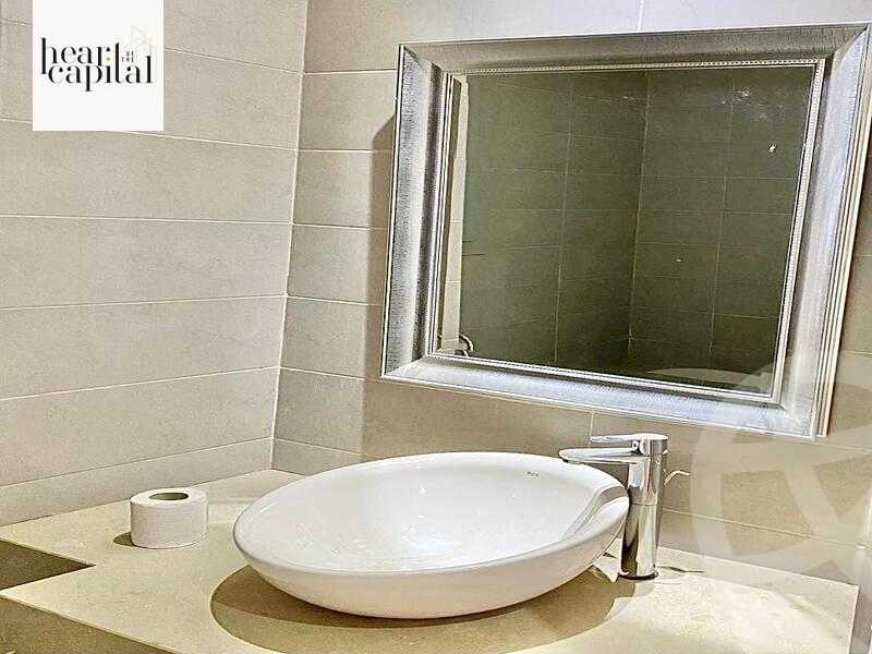 https://aqarmap.com.eg/en/listing/5336601-for-sale-cairo-new-cairo-compounds-village-gate-mall-palm-hills