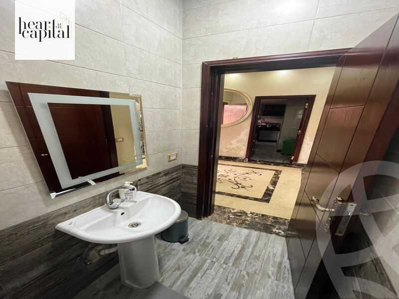 https://aqarmap.com.eg/ar/listing/5348812-for-sale-cairo-el-sheikh-zayed-city-compounds-el-khamayel