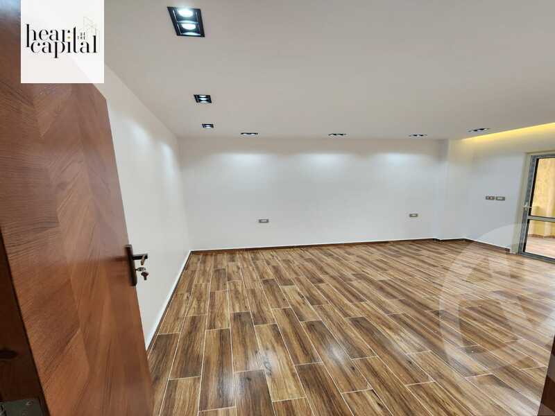 https://aqarmap.com.eg/en/listing/5349569-for-sale-cairo-el-sheikh-zayed-city-compounds-el-khamayel