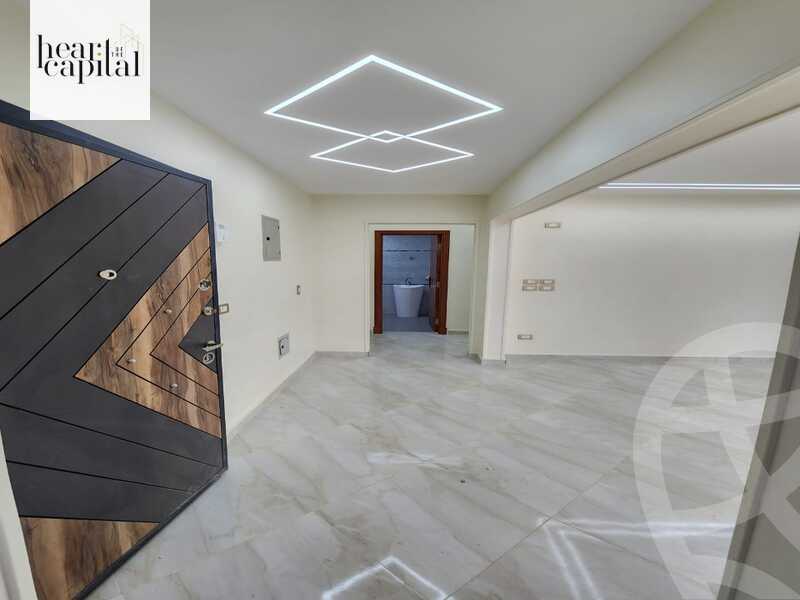 https://aqarmap.com.eg/en/listing/5349569-for-sale-cairo-el-sheikh-zayed-city-compounds-el-khamayel