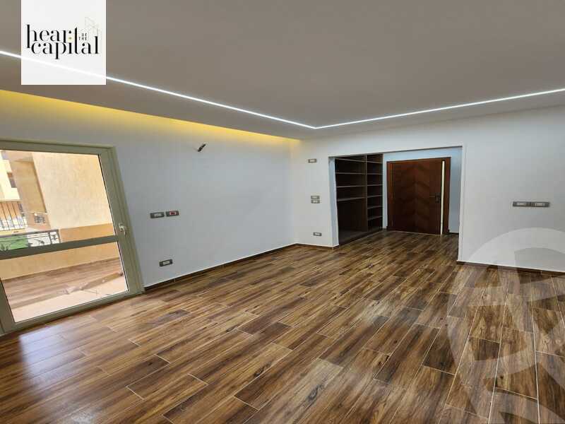 https://aqarmap.com.eg/en/listing/5349569-for-sale-cairo-el-sheikh-zayed-city-compounds-el-khamayel