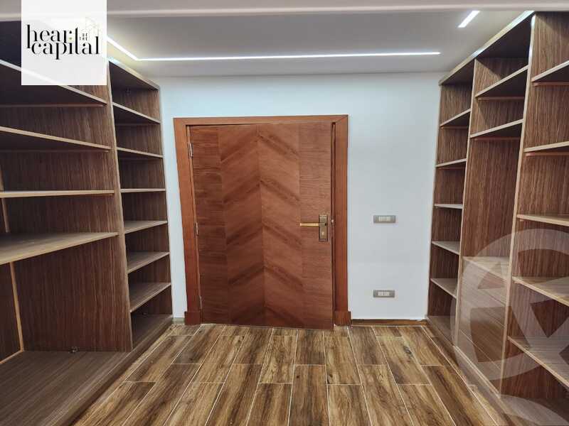 https://aqarmap.com.eg/en/listing/5349569-for-sale-cairo-el-sheikh-zayed-city-compounds-el-khamayel