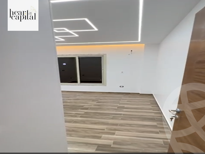 https://aqarmap.com.eg/ar/listing/5357482-for-sale-cairo-el-sheikh-zayed-city-compounds-el-khamayel
