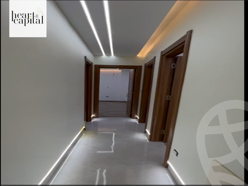 https://aqarmap.com.eg/ar/listing/5357482-for-sale-cairo-el-sheikh-zayed-city-compounds-el-khamayel