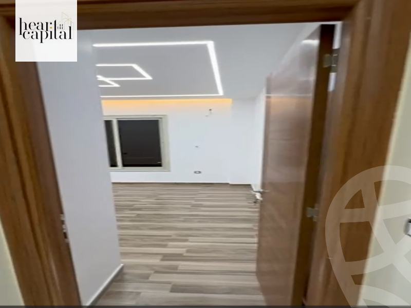 https://aqarmap.com.eg/ar/listing/5357482-for-sale-cairo-el-sheikh-zayed-city-compounds-el-khamayel
