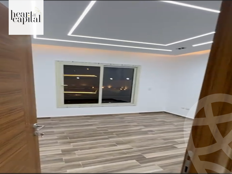https://aqarmap.com.eg/ar/listing/5357482-for-sale-cairo-el-sheikh-zayed-city-compounds-el-khamayel