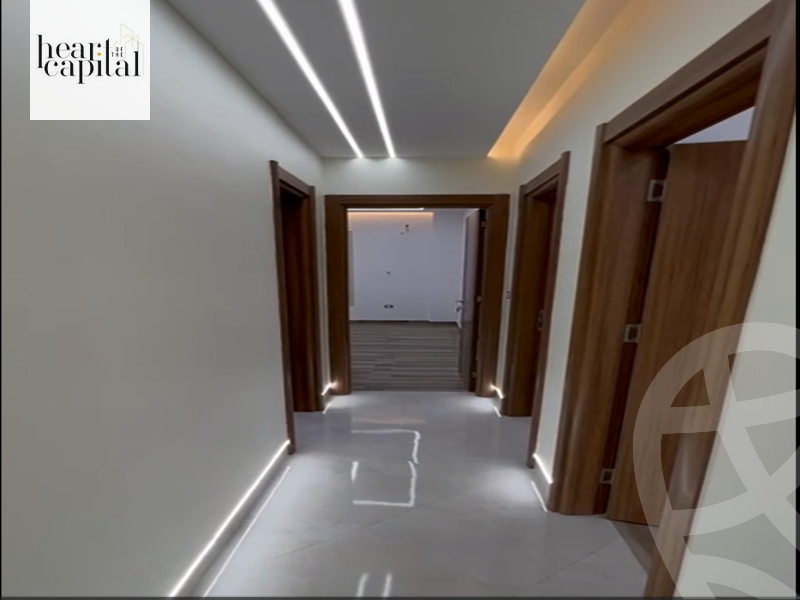 https://aqarmap.com.eg/ar/listing/5357482-for-sale-cairo-el-sheikh-zayed-city-compounds-el-khamayel