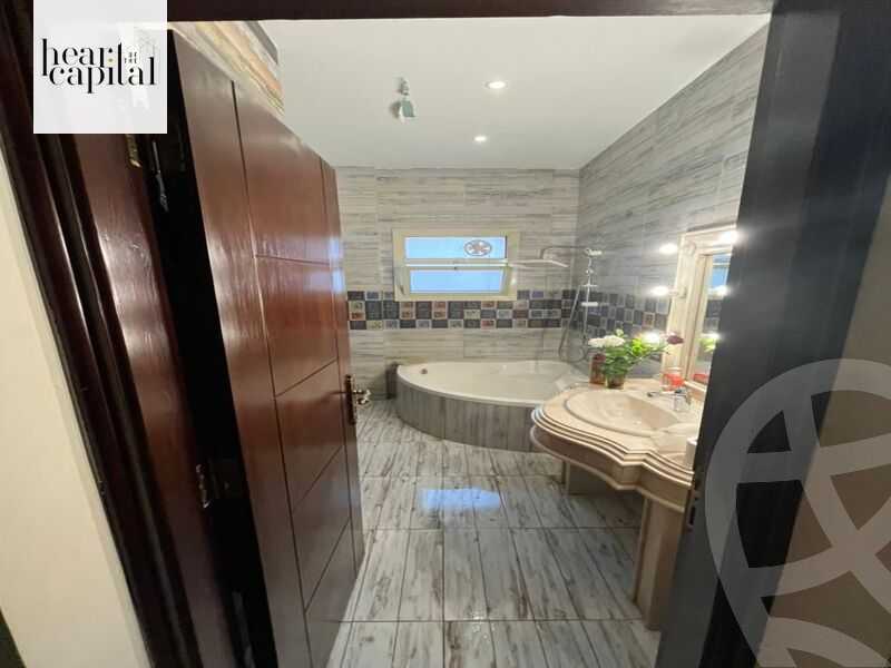 https://aqarmap.com.eg/en/listing/5460256-for-sale-cairo-el-sheikh-zayed-city-compounds-el-khamayel