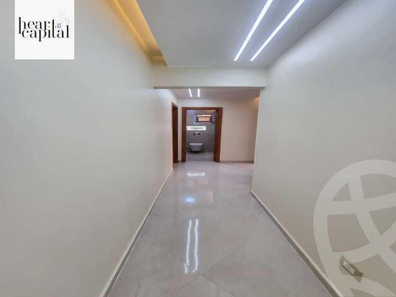 https://aqarmap.com.eg/en/listing/5460530-for-sale-cairo-el-sheikh-zayed-city-compounds-el-khamayel
