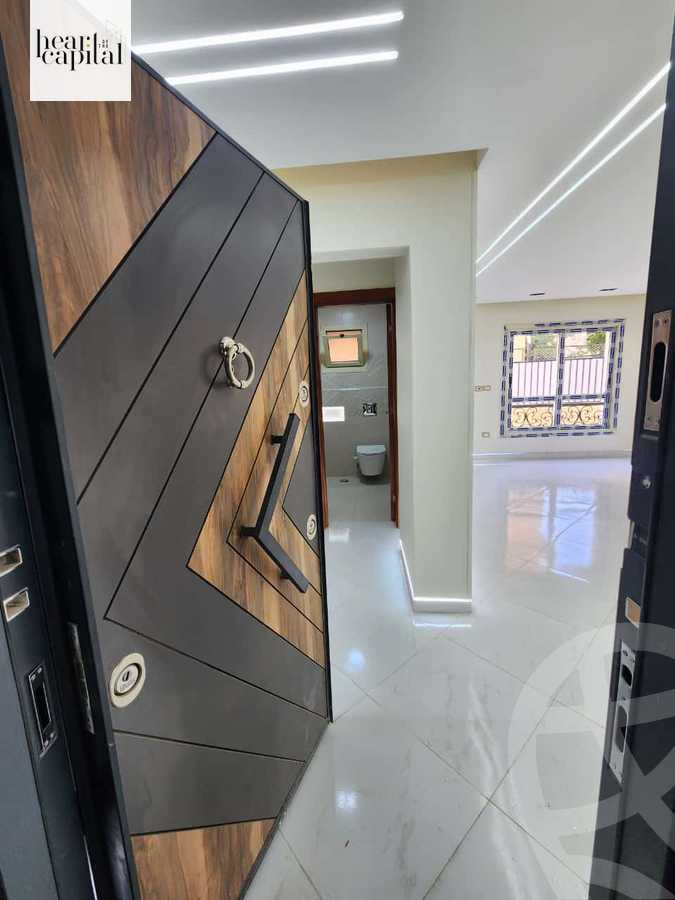 https://aqarmap.com.eg/ar/listing/5460625-for-sale-cairo-el-sheikh-zayed-city-compounds-el-khamayel