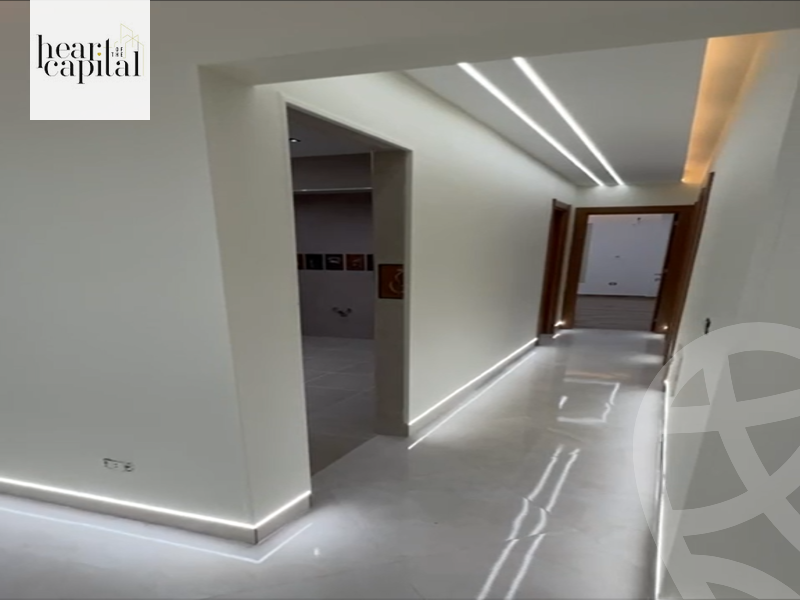 https://aqarmap.com.eg/ar/listing/5460706-for-sale-cairo-el-sheikh-zayed-city-compounds-el-khamayel