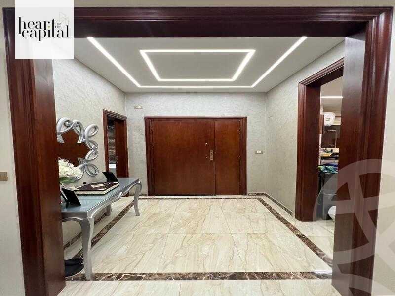 https://aqarmap.com.eg/en/listing/5515557-for-sale-cairo-el-sheikh-zayed-city-compounds-el-khamayel