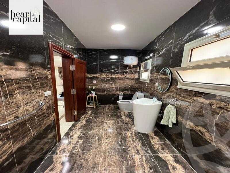 https://aqarmap.com.eg/en/listing/5515558-for-sale-cairo-el-sheikh-zayed-city-compounds-el-khamayel