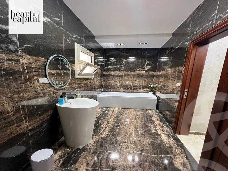 https://aqarmap.com.eg/en/listing/5515558-for-sale-cairo-el-sheikh-zayed-city-compounds-el-khamayel