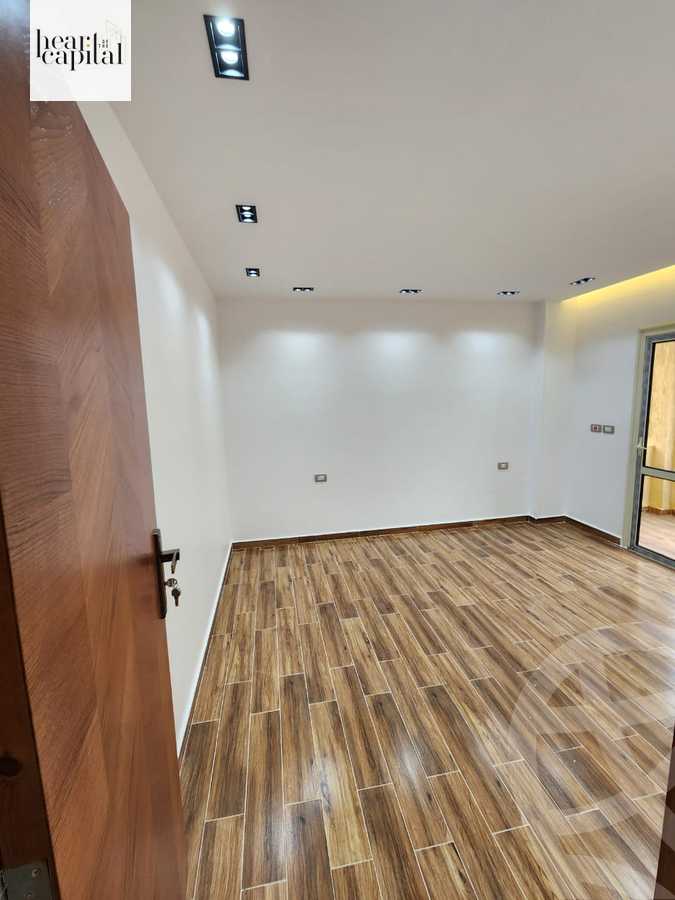 https://aqarmap.com.eg/en/listing/5616603-for-sale-cairo-el-sheikh-zayed-city-compounds-el-khamayel