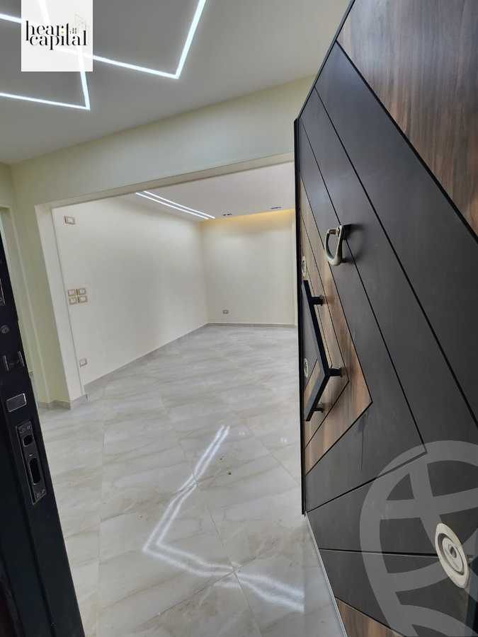 https://aqarmap.com.eg/en/listing/5616603-for-sale-cairo-el-sheikh-zayed-city-compounds-el-khamayel