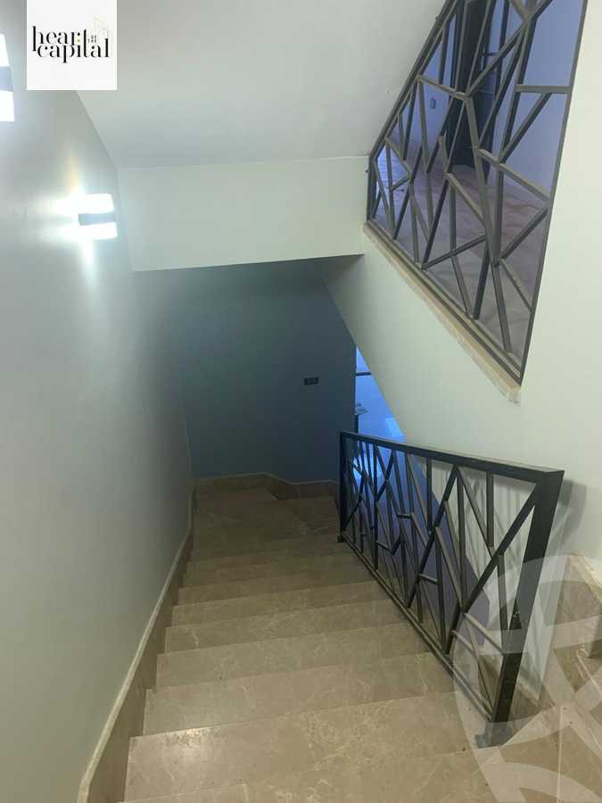 https://aqarmap.com.eg/en/listing/5728137-for-sale-cairo-new-cairo-compounds-mountain-view-hyde-park