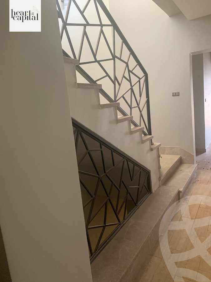 https://aqarmap.com.eg/en/listing/5728137-for-sale-cairo-new-cairo-compounds-mountain-view-hyde-park