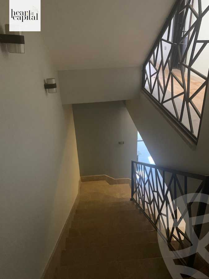 https://aqarmap.com.eg/en/listing/5728137-for-sale-cairo-new-cairo-compounds-mountain-view-hyde-park