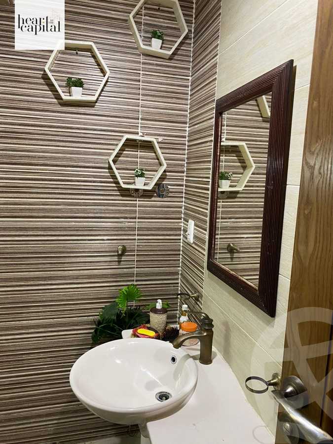 https://aqarmap.com.eg/en/listing/5819915-for-sale-cairo-new-cairo-compounds-el-ashrafia