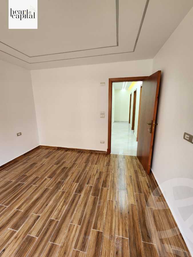 https://aqarmap.com.eg/en/listing/5900429-for-sale-cairo-el-sheikh-zayed-city-compounds-el-khamayel