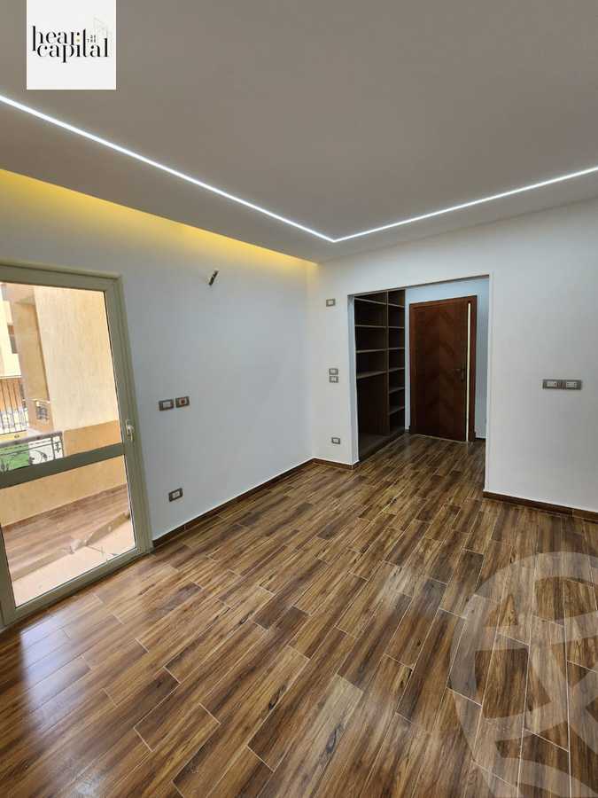https://aqarmap.com.eg/en/listing/5900429-for-sale-cairo-el-sheikh-zayed-city-compounds-el-khamayel