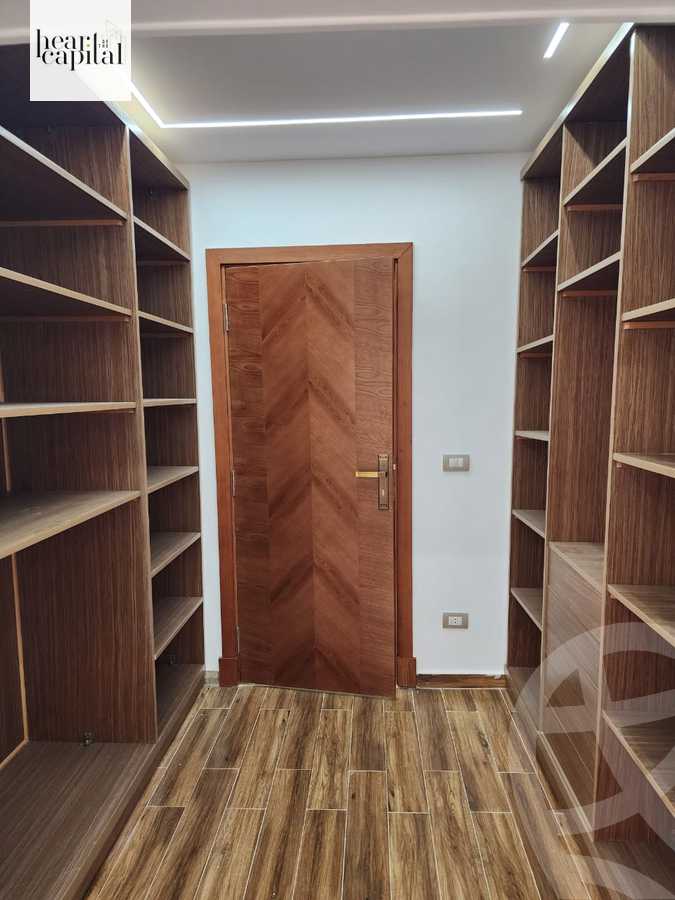 https://aqarmap.com.eg/en/listing/5900429-for-sale-cairo-el-sheikh-zayed-city-compounds-el-khamayel