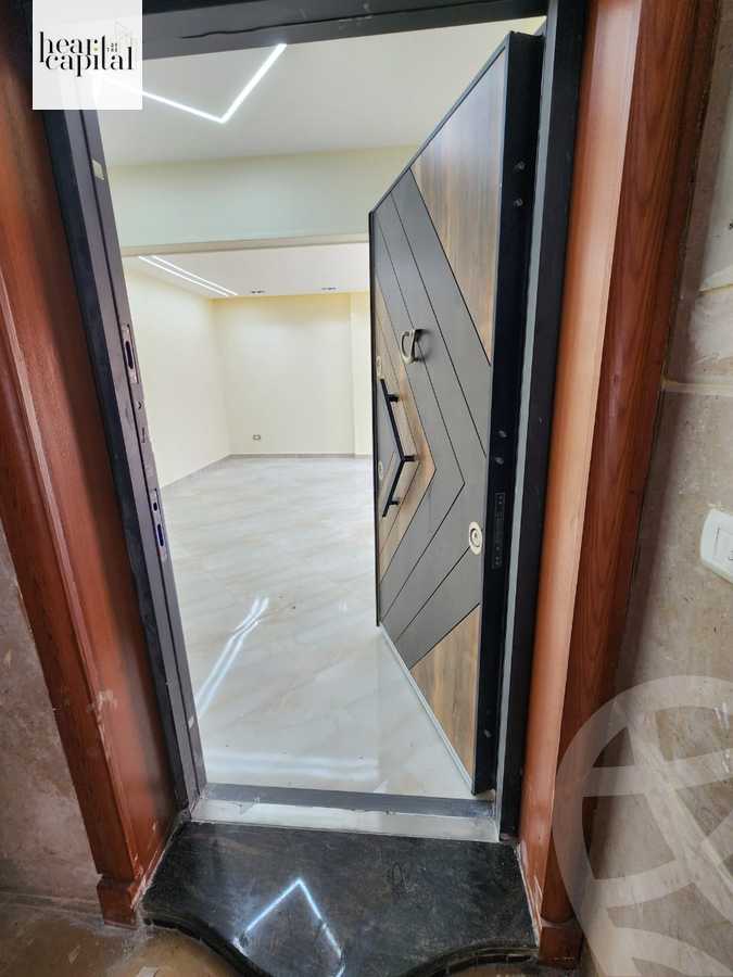 https://aqarmap.com.eg/en/listing/5900429-for-sale-cairo-el-sheikh-zayed-city-compounds-el-khamayel