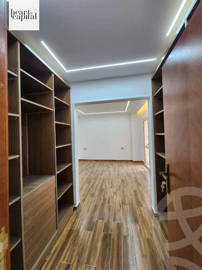 https://aqarmap.com.eg/en/listing/5900429-for-sale-cairo-el-sheikh-zayed-city-compounds-el-khamayel