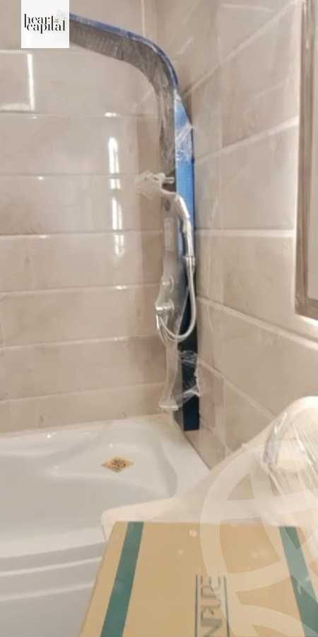 https://aqarmap.com.eg/en/listing/6039108-for-sale-cairo-el-sheikh-zayed-city-compounds-el-khamayel