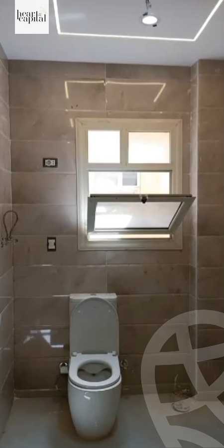 https://aqarmap.com.eg/en/listing/6039108-for-sale-cairo-el-sheikh-zayed-city-compounds-el-khamayel