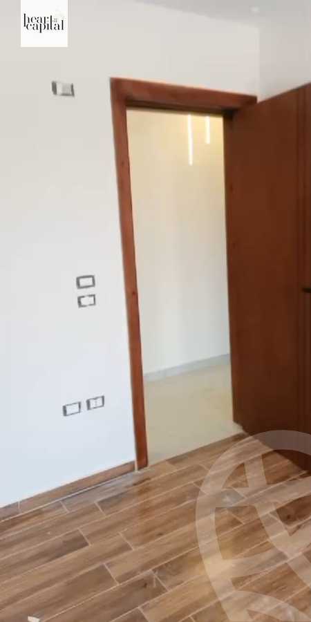 https://aqarmap.com.eg/en/listing/6039108-for-sale-cairo-el-sheikh-zayed-city-compounds-el-khamayel
