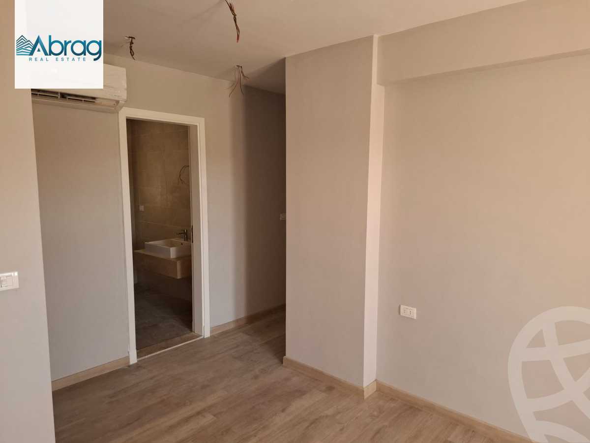 https://aqarmap.com.eg/en/listing/6165945-for-sale-cairo-el-sheikh-zayed-city-compounds-kmbwnd-fyldj-wyst-dr-llttwyr