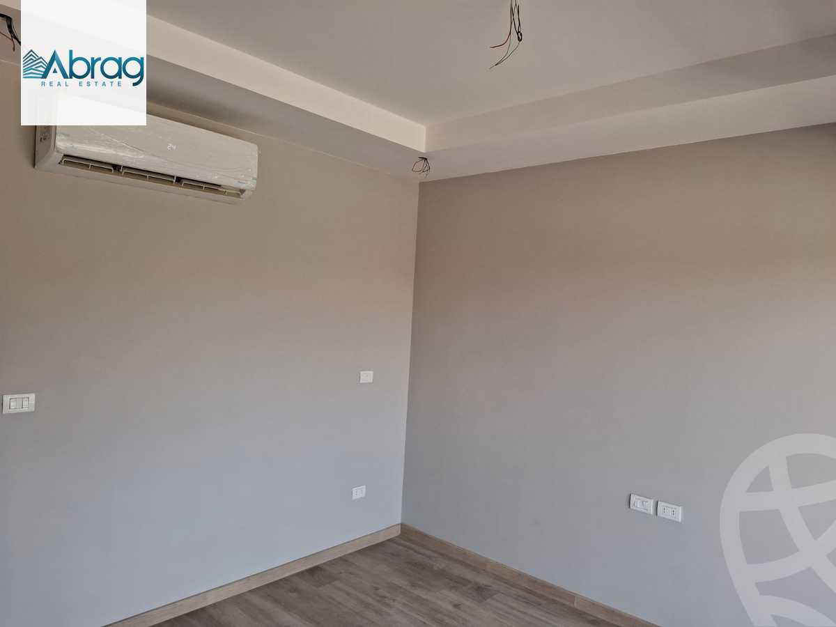 https://aqarmap.com.eg/en/listing/6165945-for-sale-cairo-el-sheikh-zayed-city-compounds-kmbwnd-fyldj-wyst-dr-llttwyr