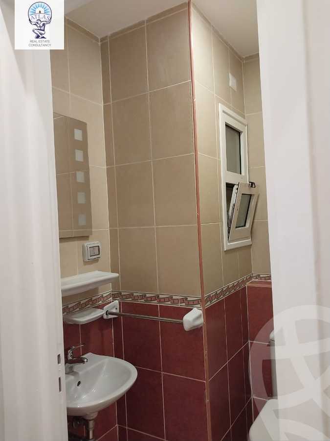 https://aqarmap.com.eg/en/listing/5900585-for-rent-cairo-new-cairo-lrhb-city-phase-1-ahmed-rami-st