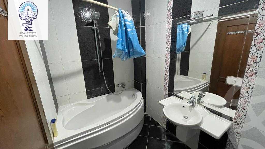 https://aqarmap.com.eg/en/listing/5918281-for-rent-cairo-new-cairo-lrhb-city-phase-1-ahmed-rami-st