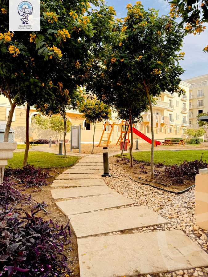 https://aqarmap.com.eg/en/listing/5918544-for-rent-cairo-new-cairo-compounds-hyde-park-centre-ville-hyde-park