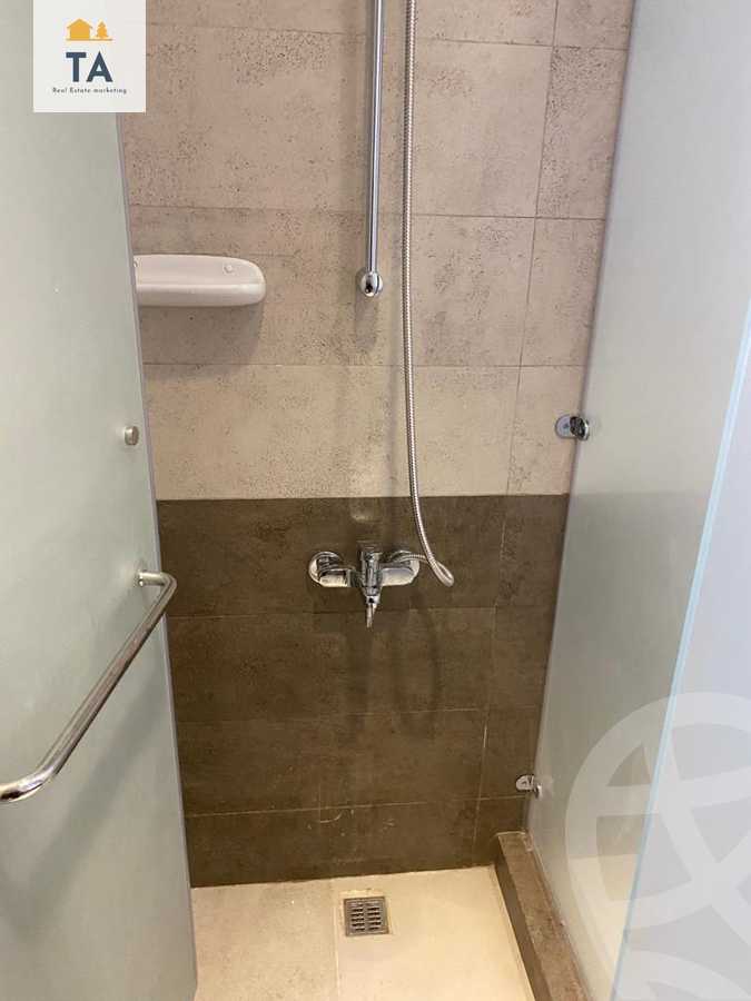 https://aqarmap.com.eg/ar/listing/3742305-for-sale-cairo-el-sheikh-zayed-city-compounds-kmbwnd-wyst-twn-swdyk