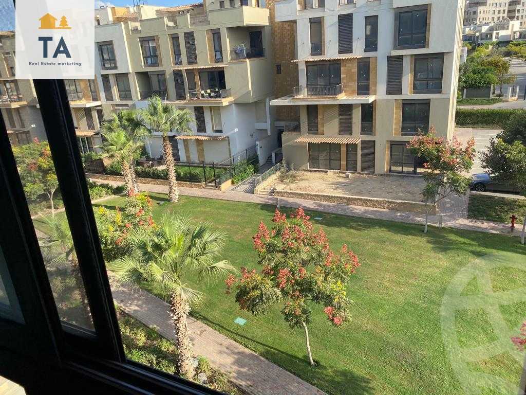 https://aqarmap.com.eg/ar/listing/3742305-for-sale-cairo-el-sheikh-zayed-city-compounds-kmbwnd-wyst-twn-swdyk