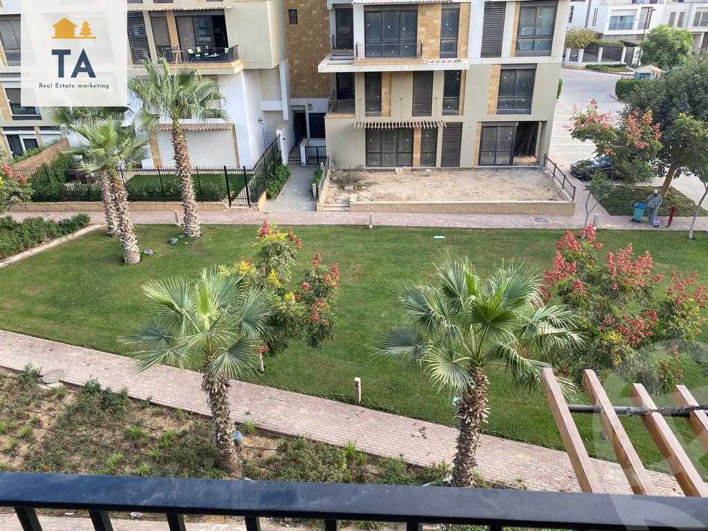 https://aqarmap.com.eg/ar/listing/3742305-for-sale-cairo-el-sheikh-zayed-city-compounds-kmbwnd-wyst-twn-swdyk