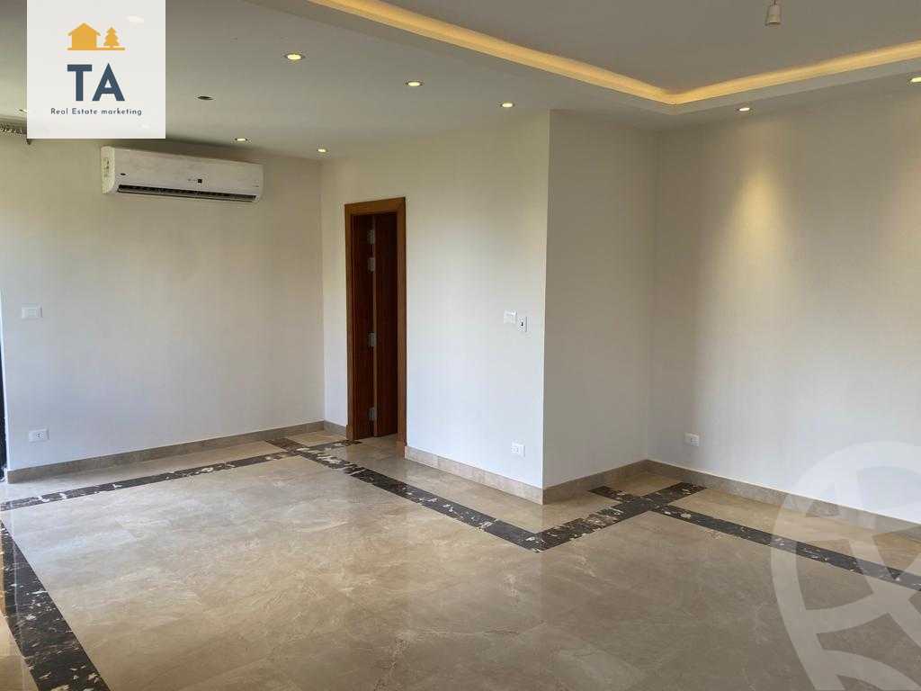 https://aqarmap.com.eg/ar/listing/3742302-for-sale-cairo-el-sheikh-zayed-city-compounds-kmbwnd-wyst-twn-swdyk