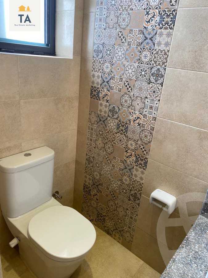 https://aqarmap.com.eg/ar/listing/3742302-for-sale-cairo-el-sheikh-zayed-city-compounds-kmbwnd-wyst-twn-swdyk