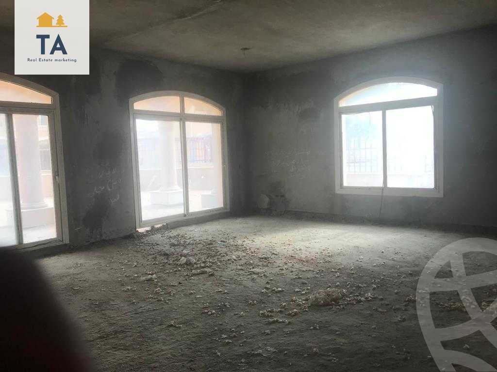 https://aqarmap.com.eg/ar/listing/3892876-for-sale-cairo-el-sheikh-zayed-city-compounds-in-sheikh-zayed-royal-meadows