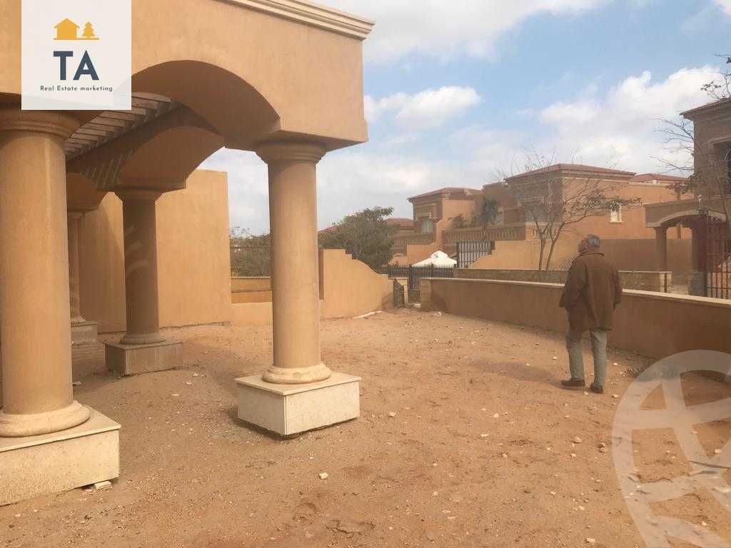 https://aqarmap.com.eg/ar/listing/3892876-for-sale-cairo-el-sheikh-zayed-city-compounds-in-sheikh-zayed-royal-meadows