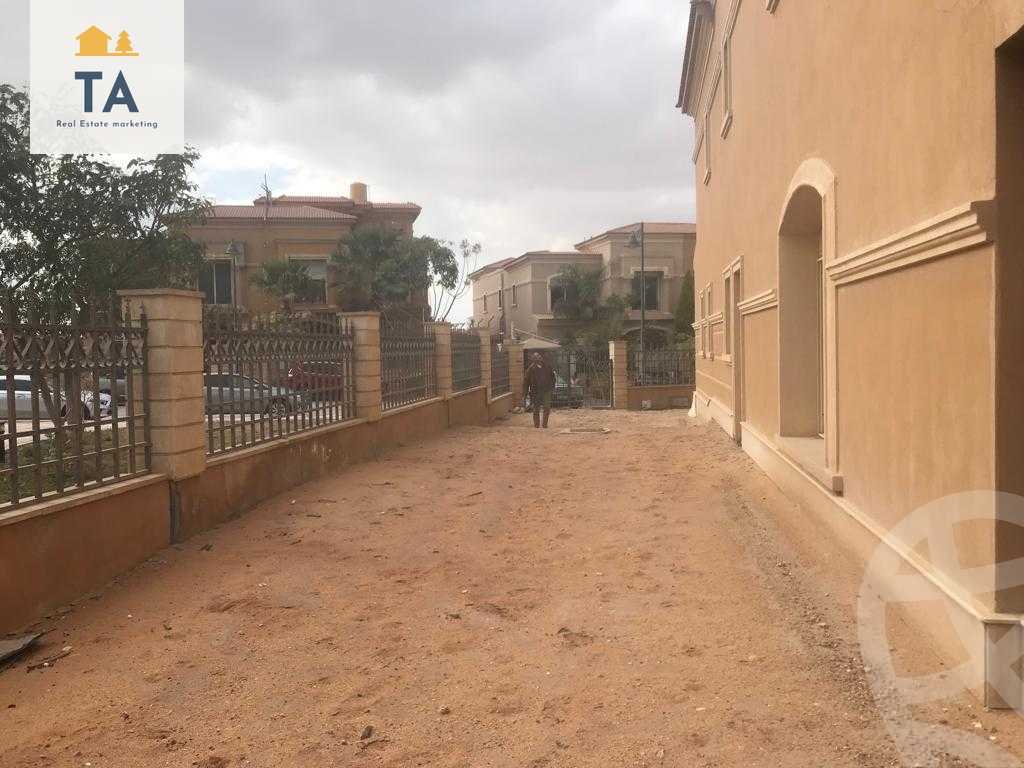 https://aqarmap.com.eg/ar/listing/3892876-for-sale-cairo-el-sheikh-zayed-city-compounds-in-sheikh-zayed-royal-meadows