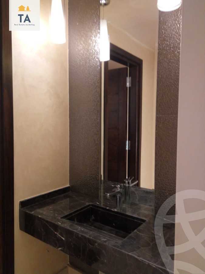 https://aqarmap.com.eg/ar/listing/3905104-for-sale-cairo-el-sheikh-zayed-city-compounds-in-sheikh-zayed-royal-meadows