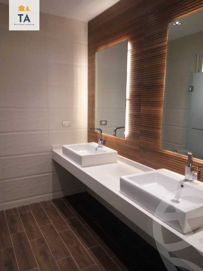 https://aqarmap.com.eg/ar/listing/3905104-for-sale-cairo-el-sheikh-zayed-city-compounds-in-sheikh-zayed-royal-meadows