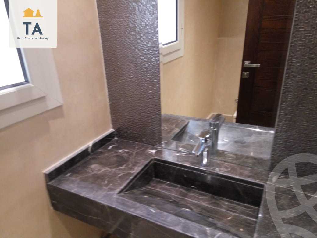 https://aqarmap.com.eg/ar/listing/3905104-for-sale-cairo-el-sheikh-zayed-city-compounds-in-sheikh-zayed-royal-meadows