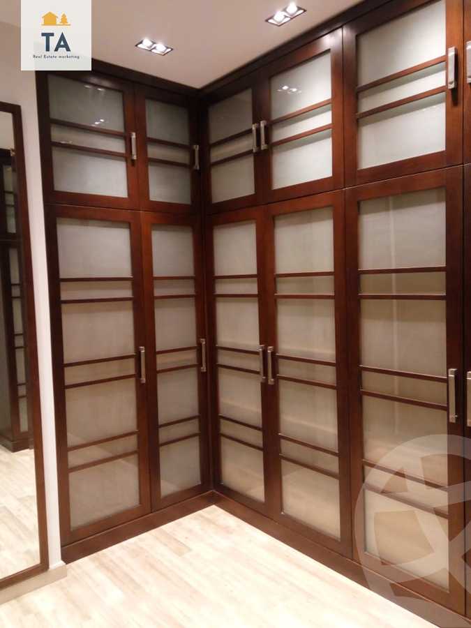 https://aqarmap.com.eg/ar/listing/3905104-for-sale-cairo-el-sheikh-zayed-city-compounds-in-sheikh-zayed-royal-meadows