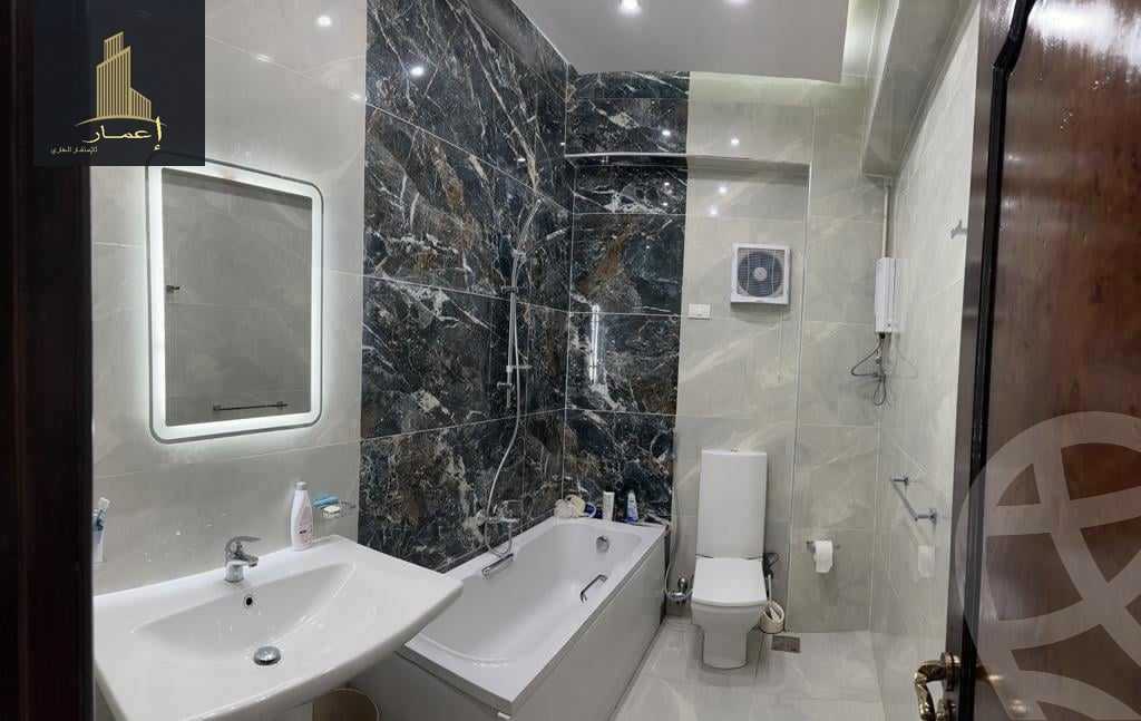 https://aqarmap.com.eg/ar/listing/4130602-for-sale-cairo-new-cairo-ltjm-lkhms-el-ahyaa-first-neighborhood-street-1